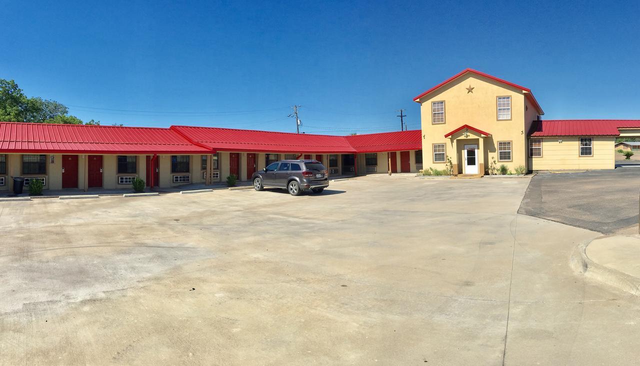 Budget Inn Hallettsville Bagian luar foto